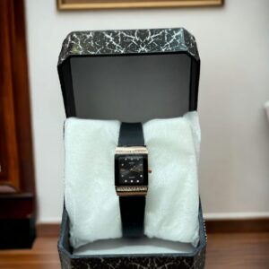 Stylish Women's Quartz Watch with Black Rubber Strap - 1 Pc